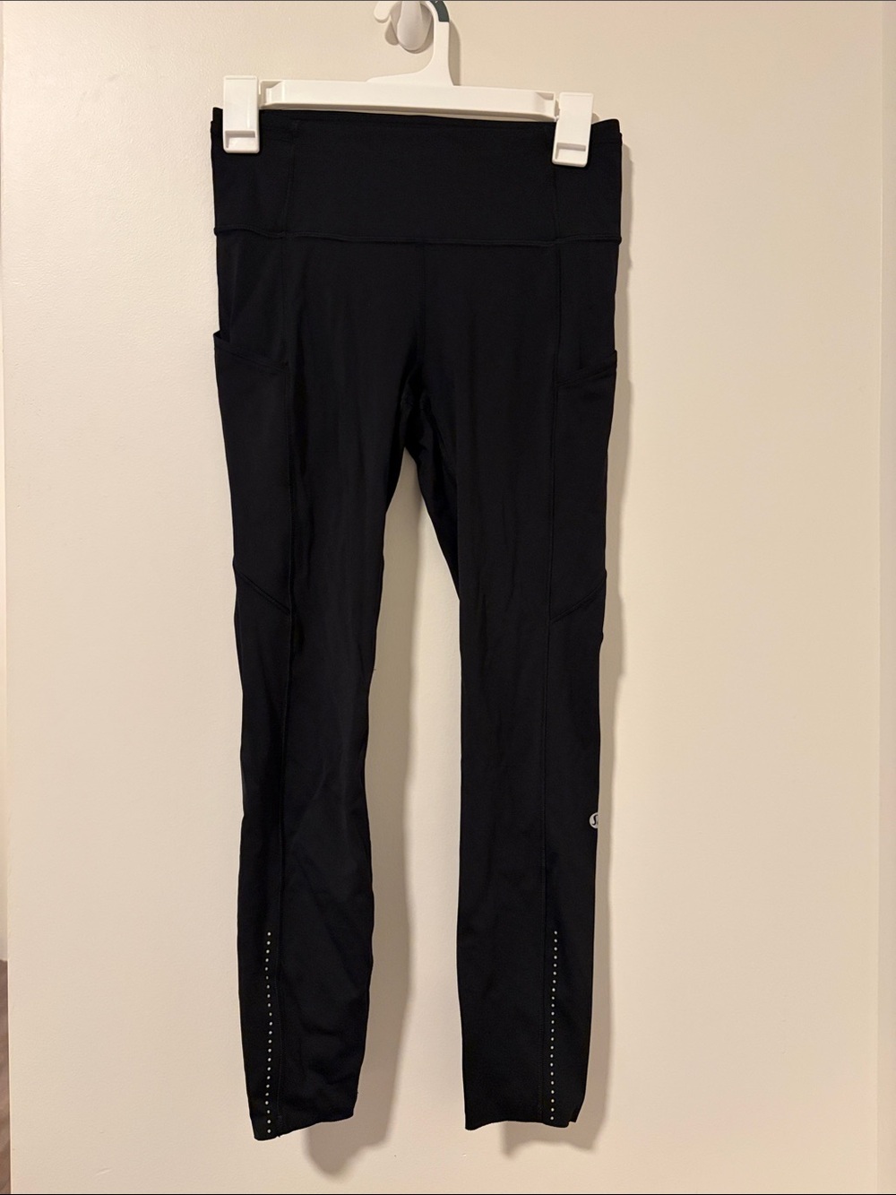 Lululemon Black Leggings with Pockets Size 6
